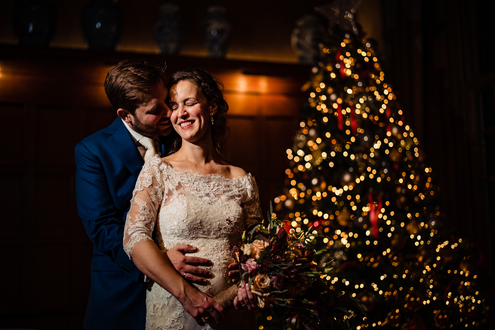 Trouwfotograaf Leiden kerst fotoshoot bruidspaar