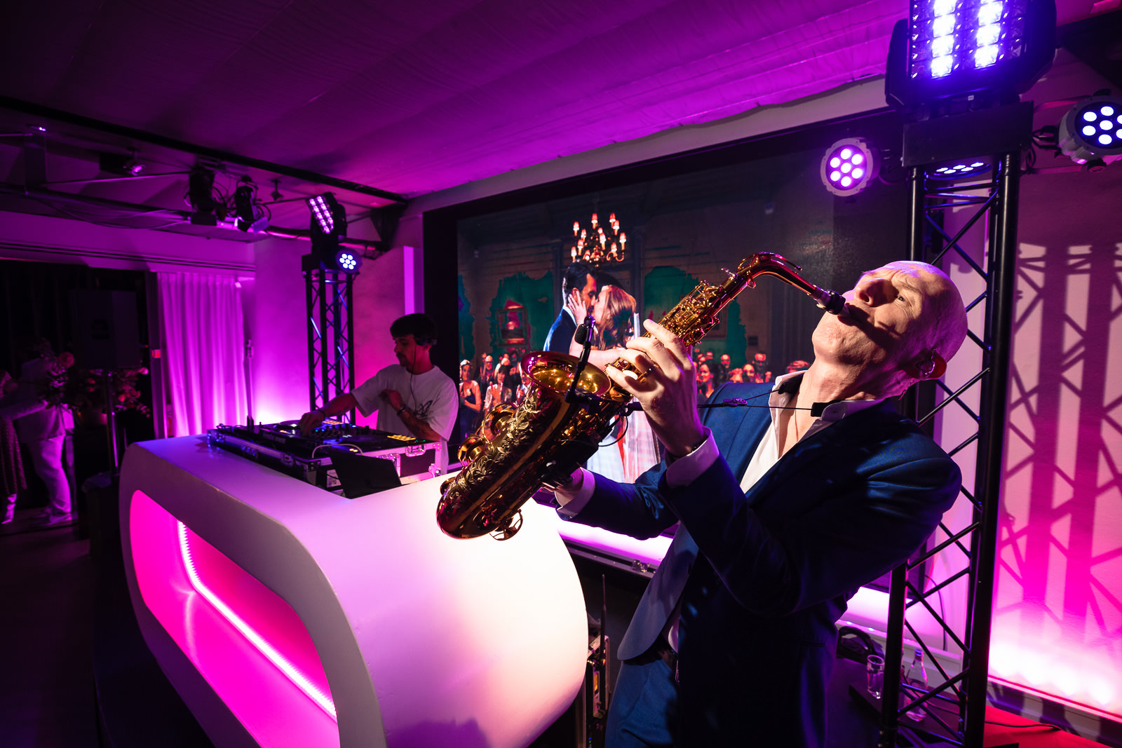 Live saxophone op trouwfeest in kasteel Trouwfotograaf Den Haag