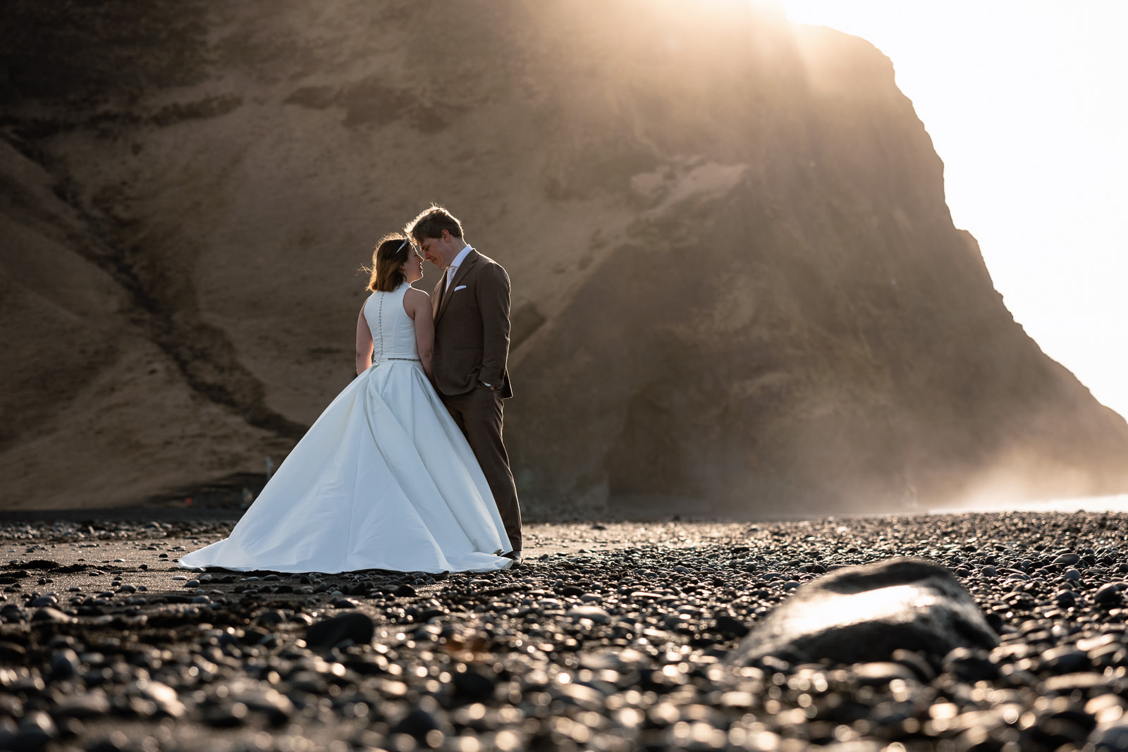 After Wedding Sunset shoot in IJsland met Trouw Fotograaf Paco van Leeuwen