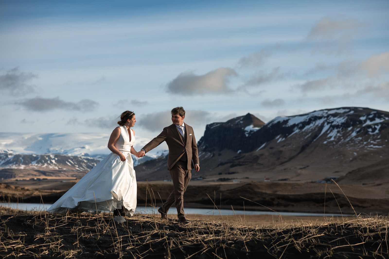 After Wedding shoot met bruidspaar in IJsland met Trouw Fotograaf Paco van Leeuwen