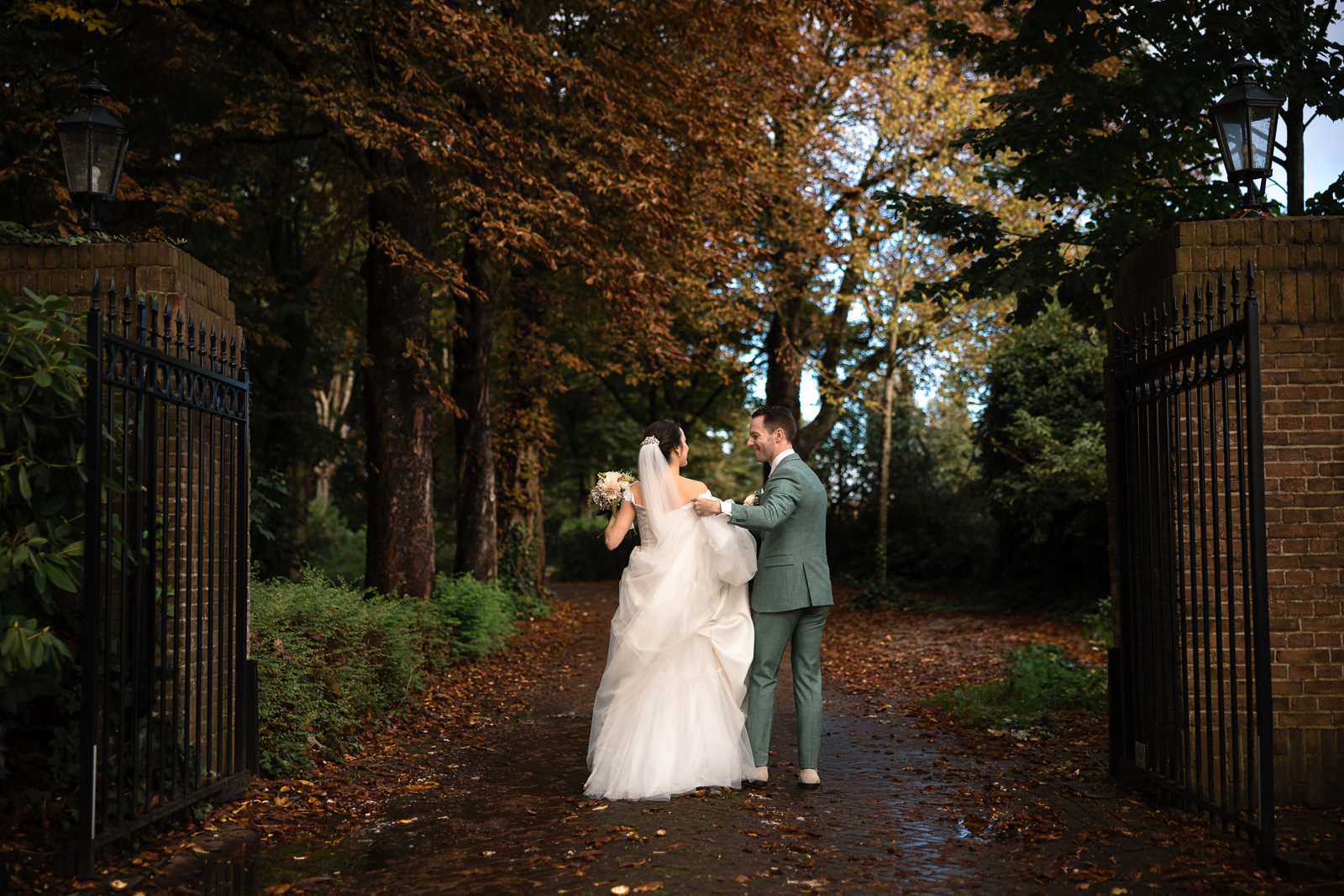 Trouwfotograaf Delft herfst fotoshoot bruidspaar