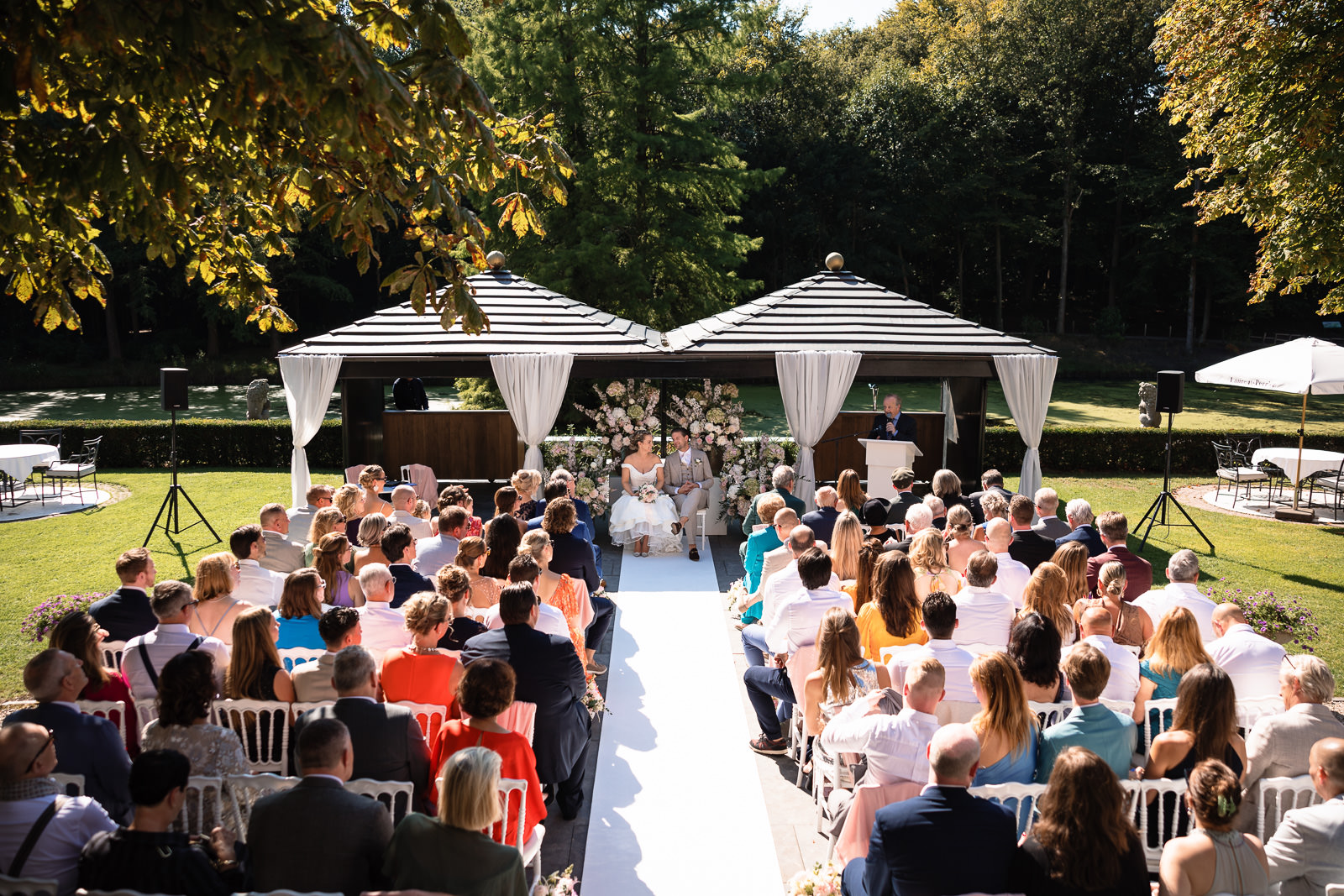 Nazomer bruiloft romantische ceremonie trouwfotograaf Den Haag